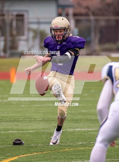 Thumbnail 3 in Tri-Cities Prep vs. Onalaska (WIAA 2B Quarterfinal) photogallery.