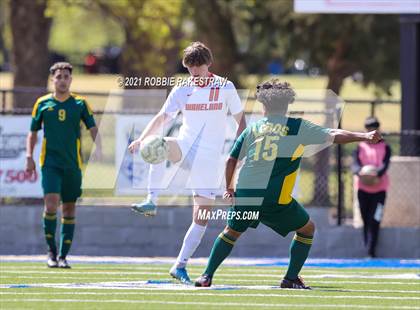 Thumbnail 1 in Longview vs. Wakeland (UIL 5A Region II Finals) photogallery.