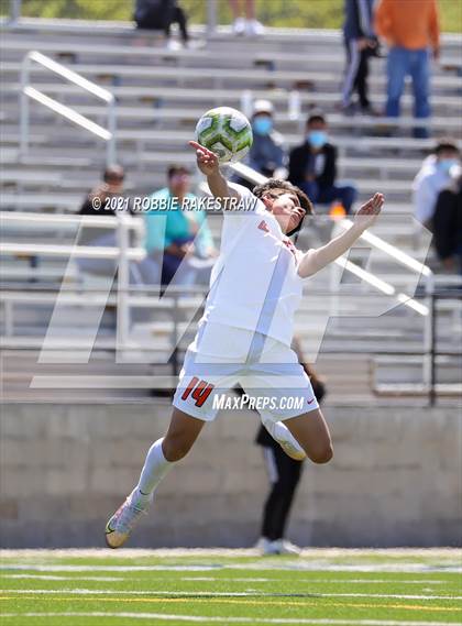 Thumbnail 1 in Longview vs. Wakeland (UIL 5A Region II Finals) photogallery.