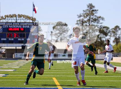 Thumbnail 2 in Longview vs. Wakeland (UIL 5A Region II Finals) photogallery.