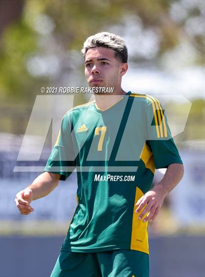 Thumbnail 2 in Longview vs. Wakeland (UIL 5A Region II Finals) photogallery.