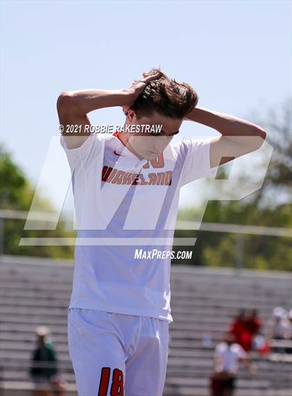 Thumbnail 1 in Longview vs. Wakeland (UIL 5A Region II Finals) photogallery.