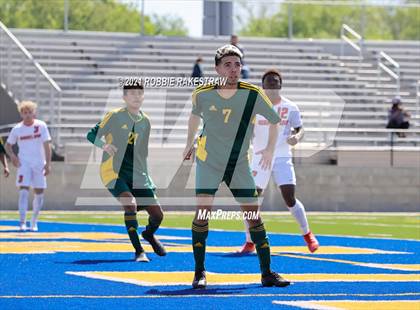 Thumbnail 2 in Longview vs. Wakeland (UIL 5A Region II Finals) photogallery.