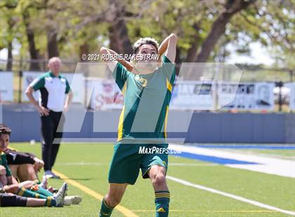 Thumbnail 2 in Longview vs. Wakeland (UIL 5A Region II Finals) photogallery.