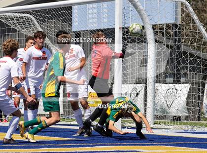 Thumbnail 2 in Longview vs. Wakeland (UIL 5A Region II Finals) photogallery.