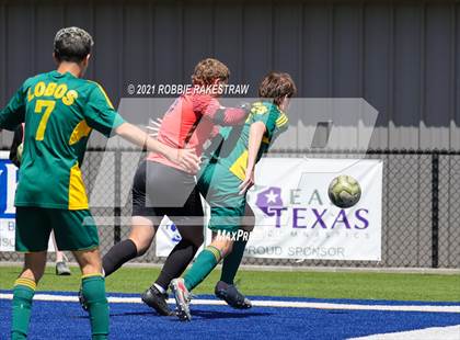 Thumbnail 1 in Longview vs. Wakeland (UIL 5A Region II Finals) photogallery.