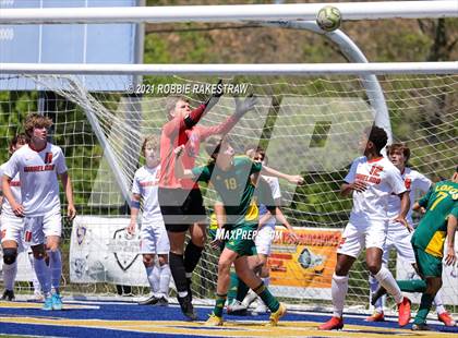 Thumbnail 3 in Longview vs. Wakeland (UIL 5A Region II Finals) photogallery.