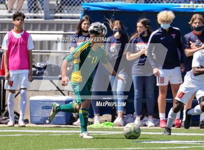 Thumbnail 3 in Longview vs. Wakeland (UIL 5A Region II Finals) photogallery.