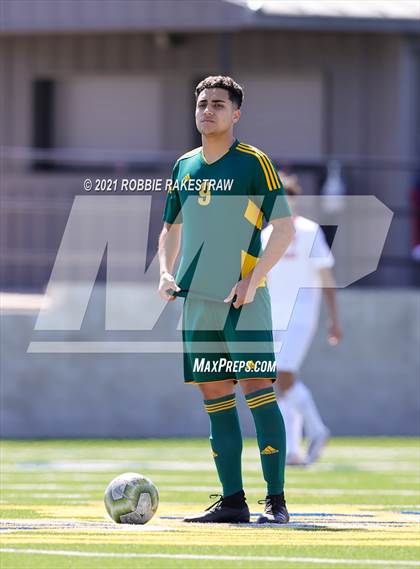 Thumbnail 1 in Longview vs. Wakeland (UIL 5A Region II Finals) photogallery.