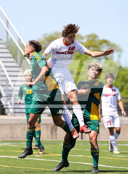 Thumbnail 3 in Longview vs. Wakeland (UIL 5A Region II Finals) photogallery.