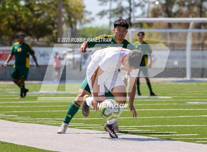 Thumbnail 2 in Longview vs. Wakeland (UIL 5A Region II Finals) photogallery.