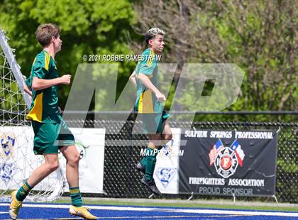 Thumbnail 1 in Longview vs. Wakeland (UIL 5A Region II Finals) photogallery.