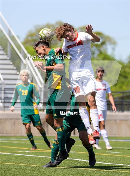 Thumbnail 2 in Longview vs. Wakeland (UIL 5A Region II Finals) photogallery.