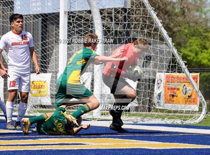 Thumbnail 2 in Longview vs. Wakeland (UIL 5A Region II Finals) photogallery.