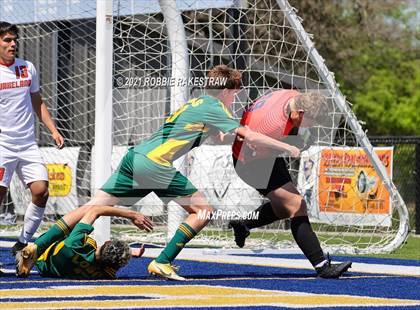 Thumbnail 1 in Longview vs. Wakeland (UIL 5A Region II Finals) photogallery.