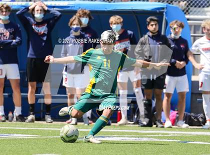 Thumbnail 1 in Longview vs. Wakeland (UIL 5A Region II Finals) photogallery.