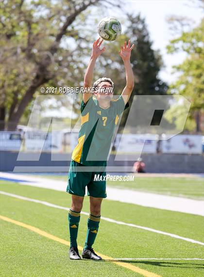 Thumbnail 1 in Longview vs. Wakeland (UIL 5A Region II Finals) photogallery.