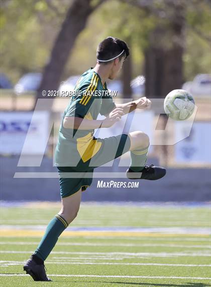 Thumbnail 2 in Longview vs. Wakeland (UIL 5A Region II Finals) photogallery.