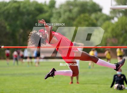 Thumbnail 3 in Albuquerque Academy Track Meet photogallery.