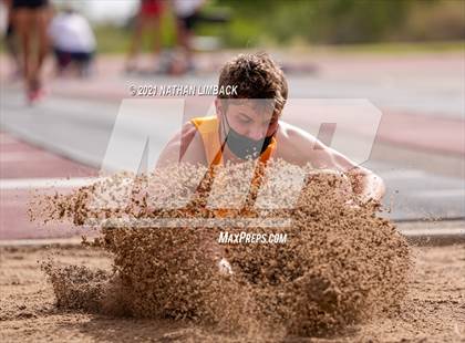 Thumbnail 2 in Albuquerque Academy Track Meet photogallery.