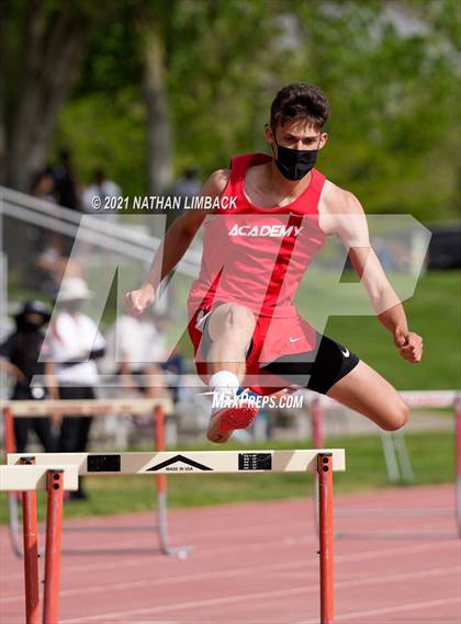 Thumbnail 3 in Albuquerque Academy Track Meet photogallery.