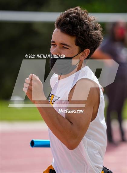 Thumbnail 2 in Albuquerque Academy Track Meet photogallery.