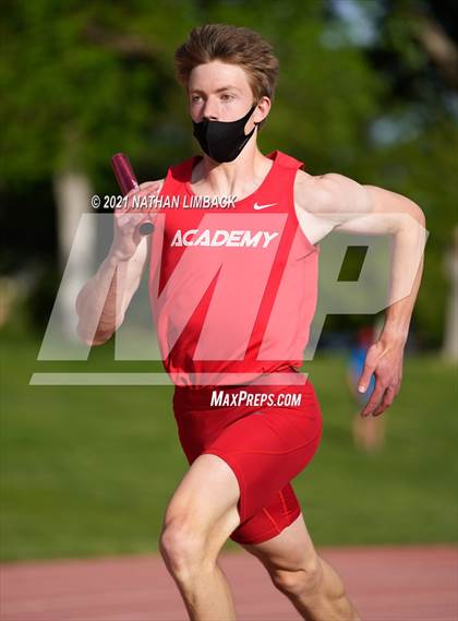Thumbnail 1 in Albuquerque Academy Track Meet photogallery.