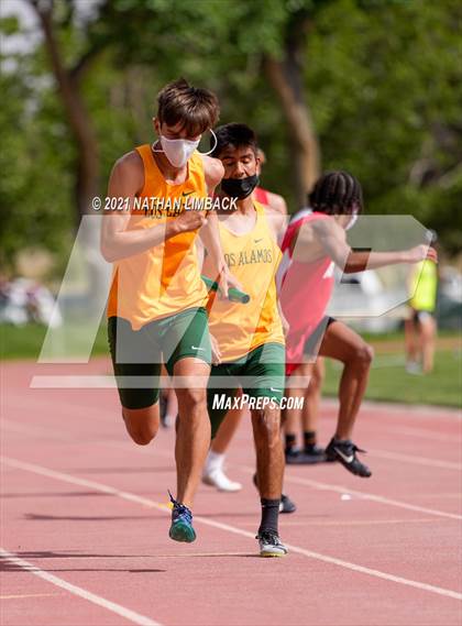 Thumbnail 1 in Albuquerque Academy Track Meet photogallery.