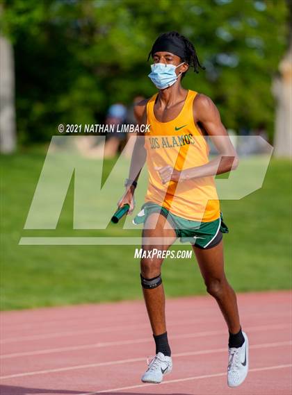 Thumbnail 1 in Albuquerque Academy Track Meet photogallery.