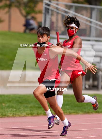 Thumbnail 3 in Albuquerque Academy Track Meet photogallery.