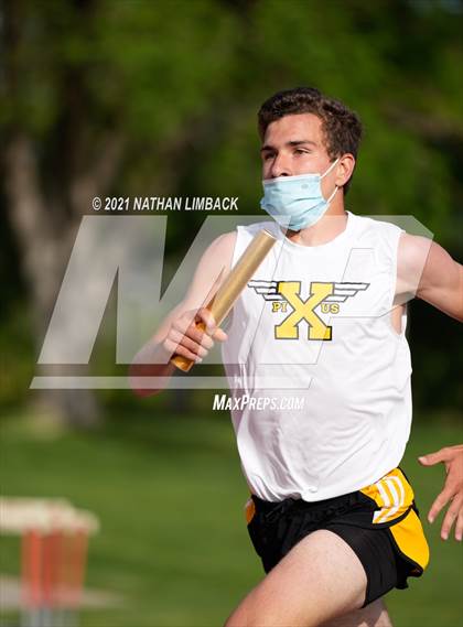 Thumbnail 2 in Albuquerque Academy Track Meet photogallery.