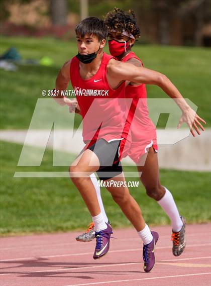 Thumbnail 1 in Albuquerque Academy Track Meet photogallery.