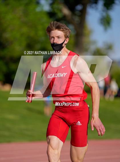 Thumbnail 3 in Albuquerque Academy Track Meet photogallery.