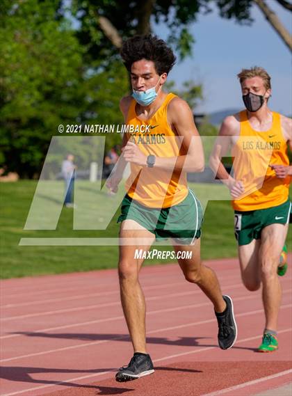Thumbnail 2 in Albuquerque Academy Track Meet photogallery.