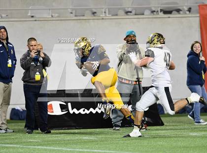 Thumbnail 3 in St. Thomas Aquinas vs. Plant (FHSAA 7A Final) photogallery.