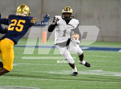 Thumbnail 3 in St. Thomas Aquinas vs. Plant (FHSAA 7A Final) photogallery.