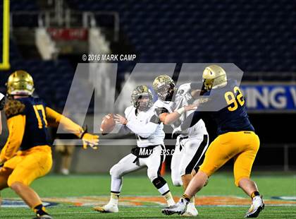 Thumbnail 2 in St. Thomas Aquinas vs. Plant (FHSAA 7A Final) photogallery.