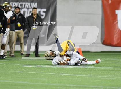 Thumbnail 2 in St. Thomas Aquinas vs. Plant (FHSAA 7A Final) photogallery.