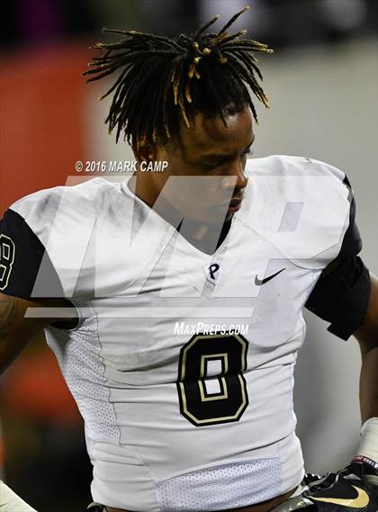 Thumbnail 3 in St. Thomas Aquinas vs. Plant (FHSAA 7A Final) photogallery.