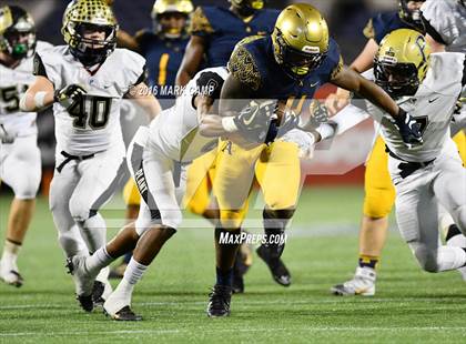 Thumbnail 2 in St. Thomas Aquinas vs. Plant (FHSAA 7A Final) photogallery.