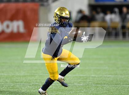 Thumbnail 2 in St. Thomas Aquinas vs. Plant (FHSAA 7A Final) photogallery.