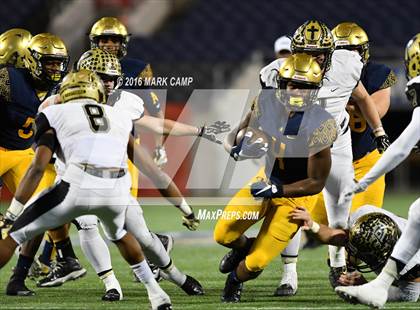 Thumbnail 2 in St. Thomas Aquinas vs. Plant (FHSAA 7A Final) photogallery.