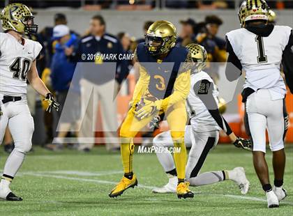 Thumbnail 2 in St. Thomas Aquinas vs. Plant (FHSAA 7A Final) photogallery.