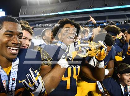 Thumbnail 3 in St. Thomas Aquinas vs. Plant (FHSAA 7A Final) photogallery.