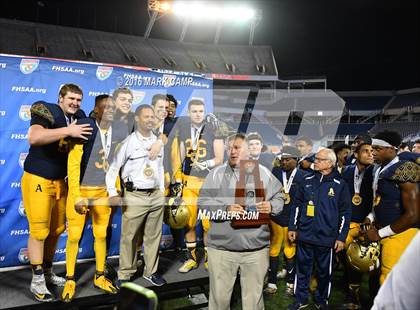 Thumbnail 2 in St. Thomas Aquinas vs. Plant (FHSAA 7A Final) photogallery.