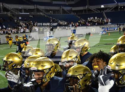 Thumbnail 1 in St. Thomas Aquinas vs. Plant (FHSAA 7A Final) photogallery.