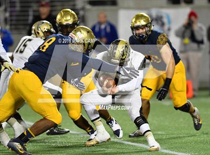 Thumbnail 3 in St. Thomas Aquinas vs. Plant (FHSAA 7A Final) photogallery.