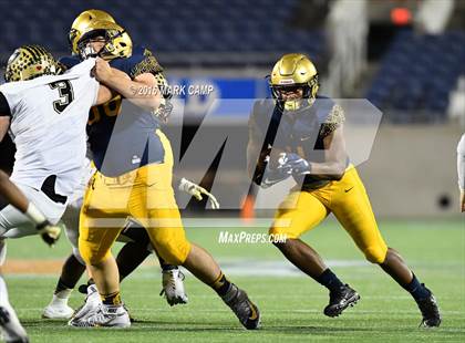 Thumbnail 3 in St. Thomas Aquinas vs. Plant (FHSAA 7A Final) photogallery.