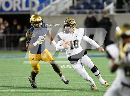 Thumbnail 1 in St. Thomas Aquinas vs. Plant (FHSAA 7A Final) photogallery.