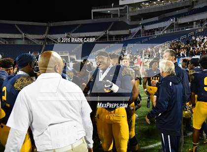 Thumbnail 2 in St. Thomas Aquinas vs. Plant (FHSAA 7A Final) photogallery.